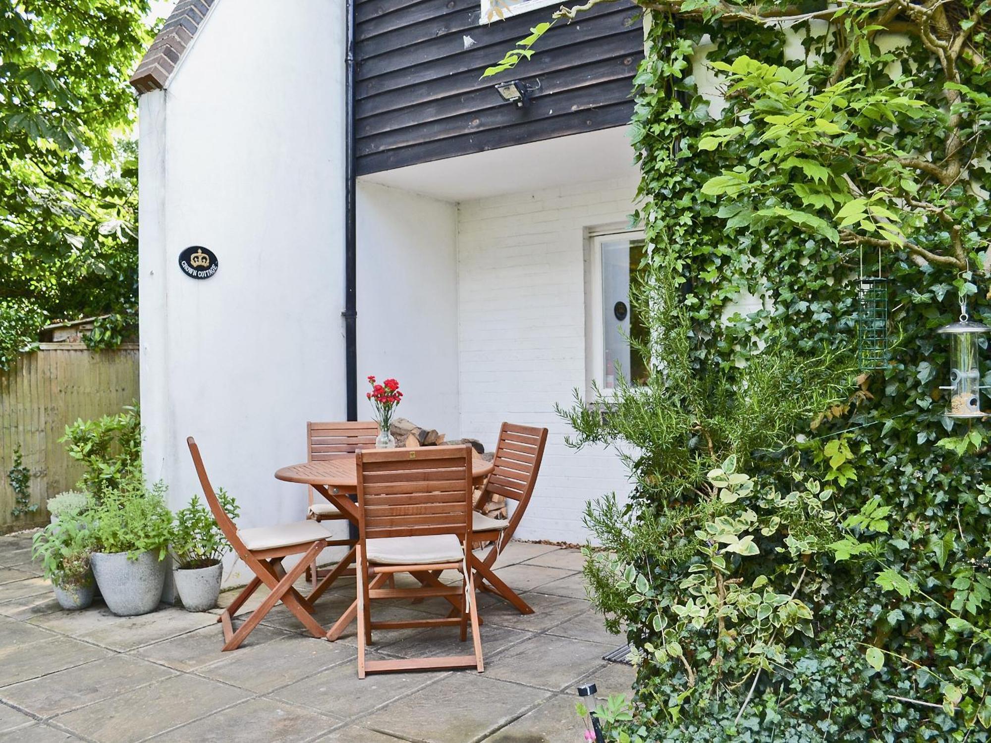 Crown Cottage Hartest Экстерьер фото